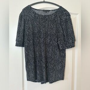 EUC Adrianna Papell Flutter Sleeve Blouse